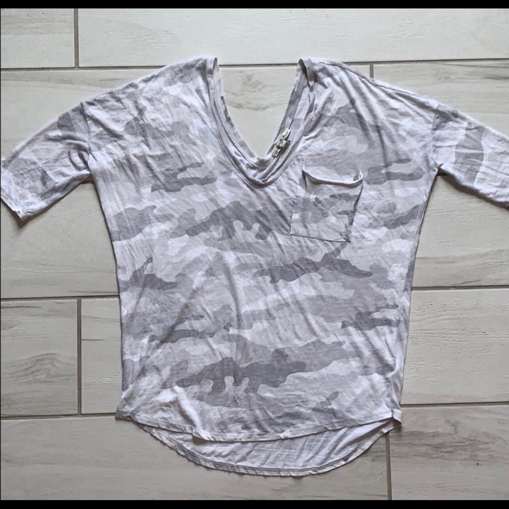 Express One Eleven Double V neck Camo Tee size M